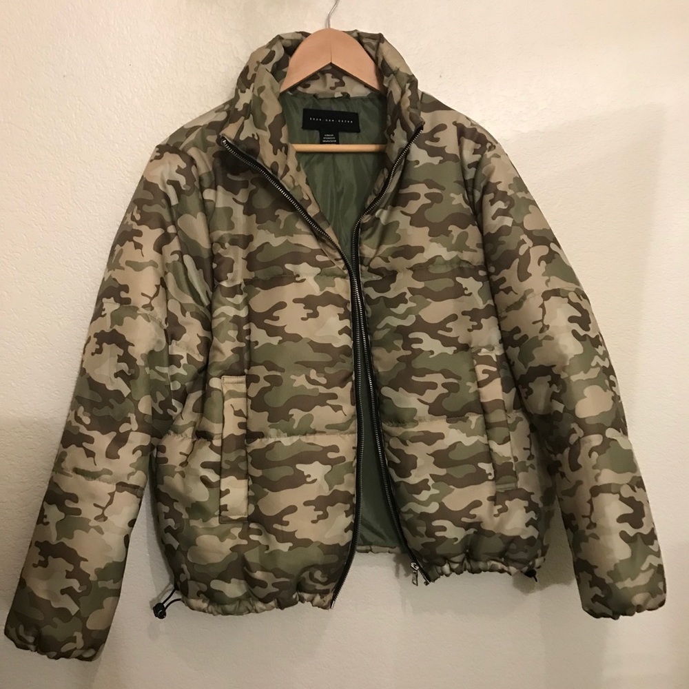Camouflage puffer jacket